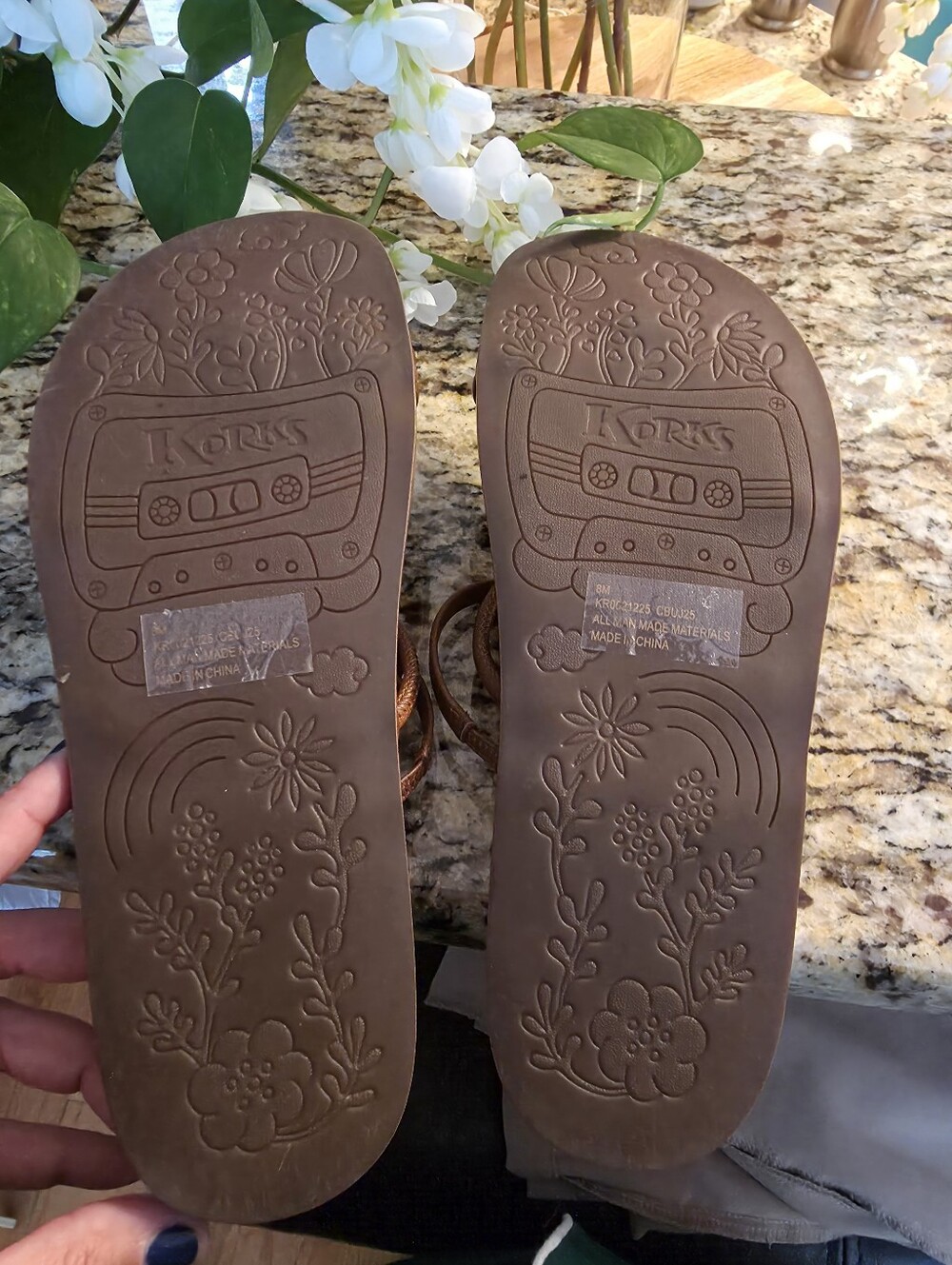 Korks Women's Metallic Bronze Strappy Slide Sandal Sz 8 - Picture 10 of 11